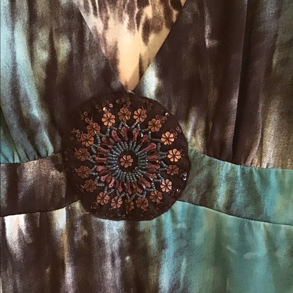 Black/blue jewel accented top - Picture 3 of 5